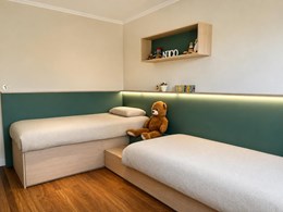 08-habitacion-infantil-con-muebles-a-medida-y-dos-camas-8
