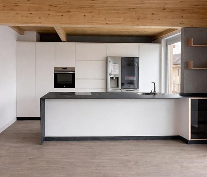 ¿Cómo organizar una cocina pequeña para ganar el doble de espacio?