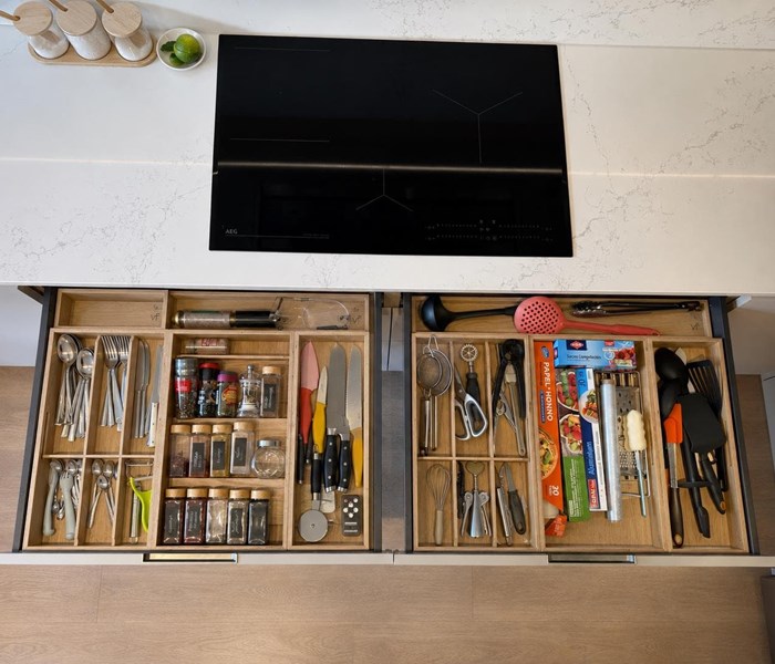 Organizadores interiores en cocinas: El detalle que marca la diferencia